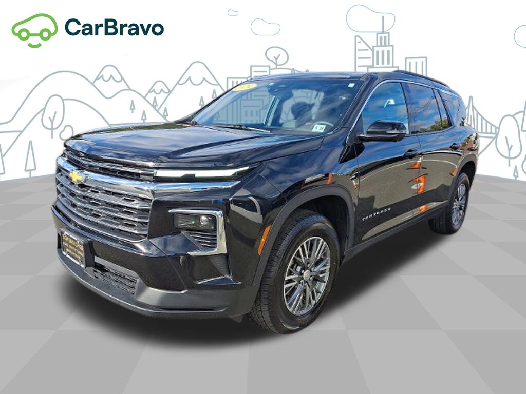 2024 Chevrolet Traverse LT — photo 1 of 6