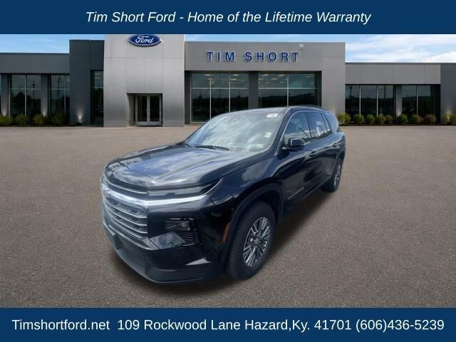2024 Chevrolet Traverse LT — photo 1 of 10