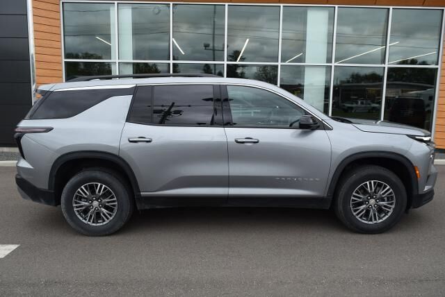 2026 Chevrolet Traverse LT — photo 1 of 13