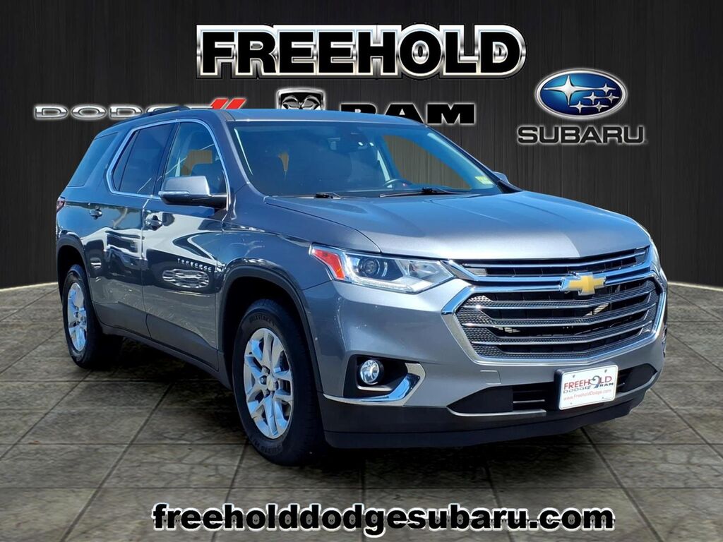 2021 Chevrolet Traverse LT Cloth — photo 1 of 26