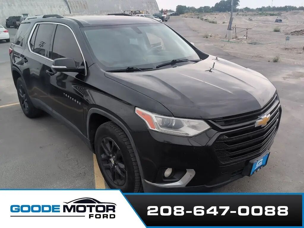 2018 Chevrolet Traverse LT Cloth — photo 1 of 17