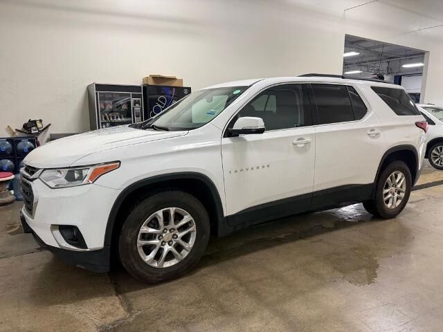 2020 Chevrolet Traverse LT Cloth — photo 1 of 27