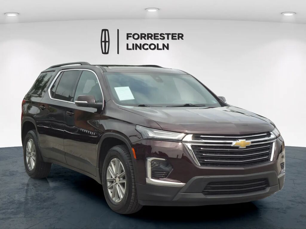 2023 Chevrolet Traverse LT Cloth — photo 1 of 26