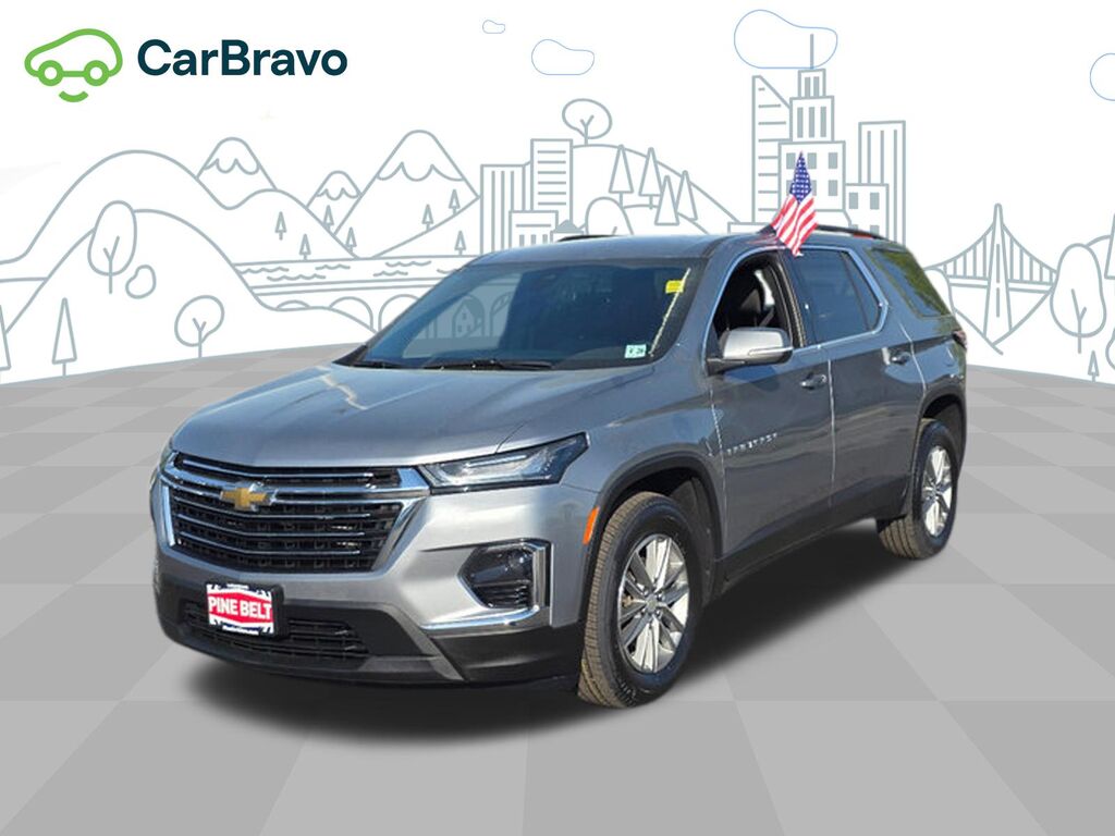 2023 Chevrolet Traverse LT Cloth — photo 1 of 6