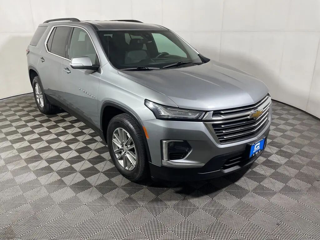 2023 Chevrolet Traverse LT Cloth — photo 1 of 15