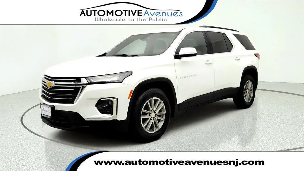 2023 Chevrolet Traverse LT Cloth — photo 1 of 26