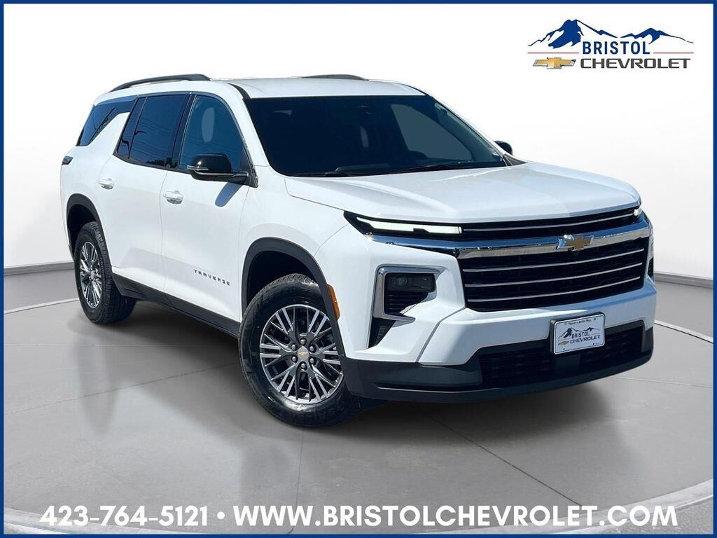 2025 Chevrolet Traverse LT — photo 1 of 13