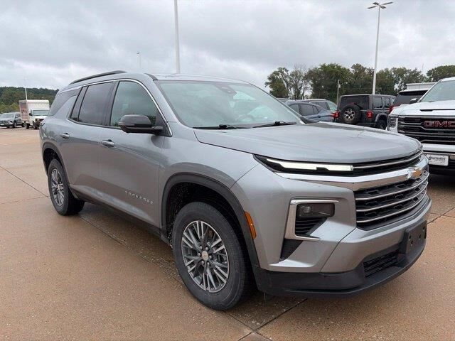 2025 Chevrolet Traverse LT — photo 1 of 13