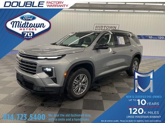 2025 Chevrolet Traverse LT — photo 1 of 13