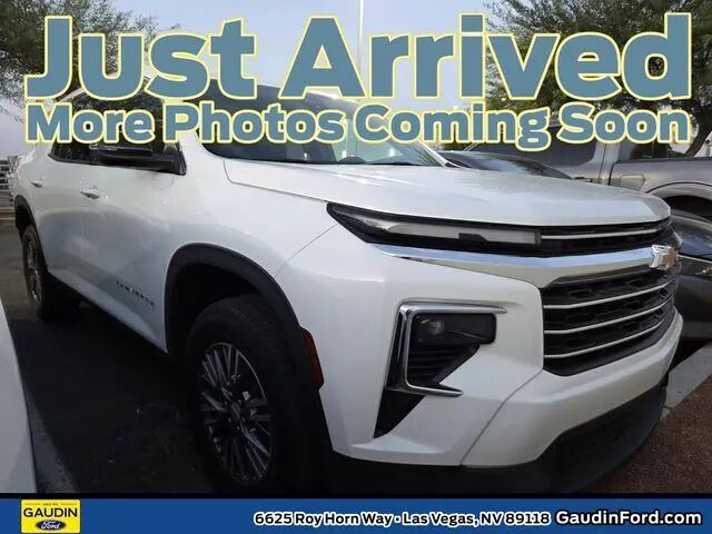 2025 Chevrolet Traverse LT — photo 1 of 34