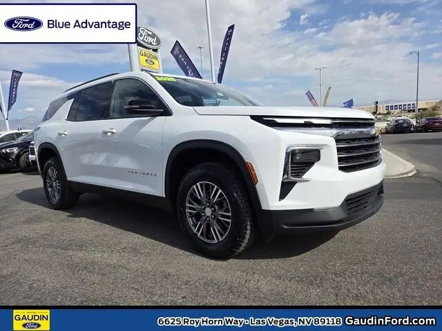 2025 Chevrolet Traverse LT