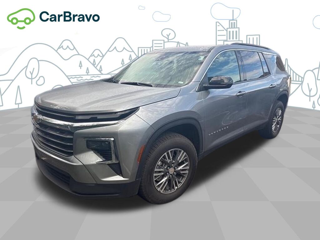 2025 Chevrolet Traverse LT — photo 1 of 5