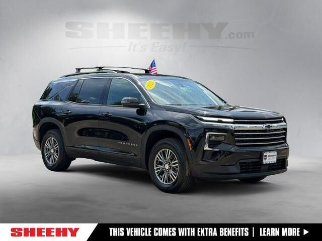 2025 Chevrolet Traverse LT — photo 1 of 23