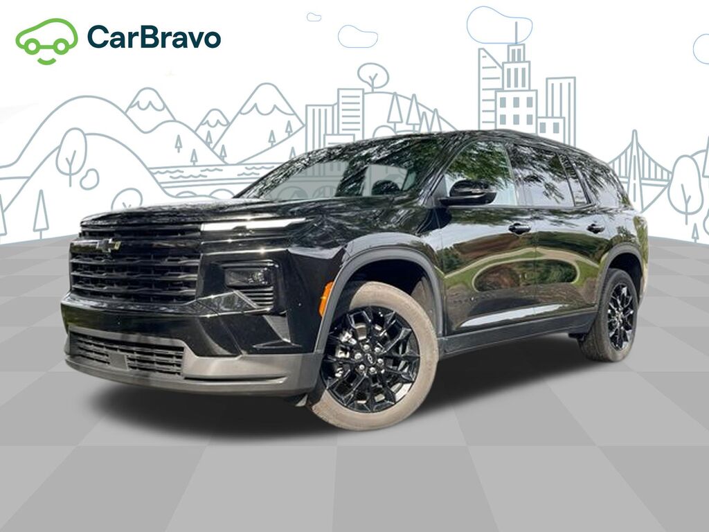 2025 Chevrolet Traverse LT — photo 1 of 6