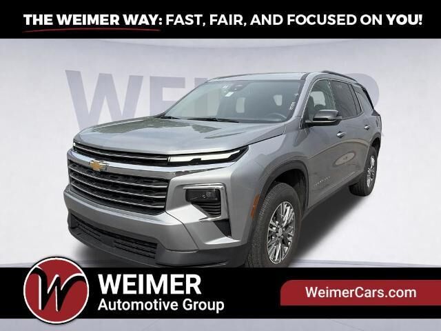 2025 Chevrolet Traverse LT — photo 1 of 26
