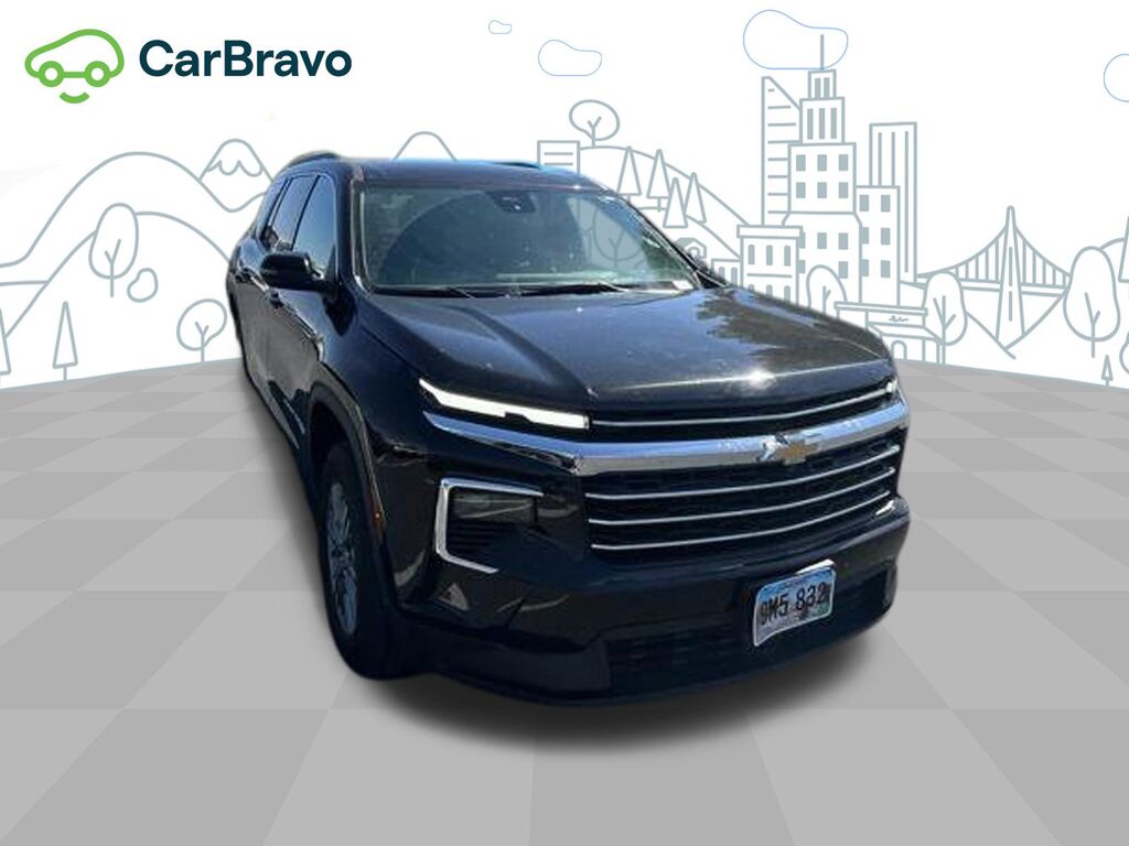 2025 Chevrolet Traverse LT — photo 1 of 7