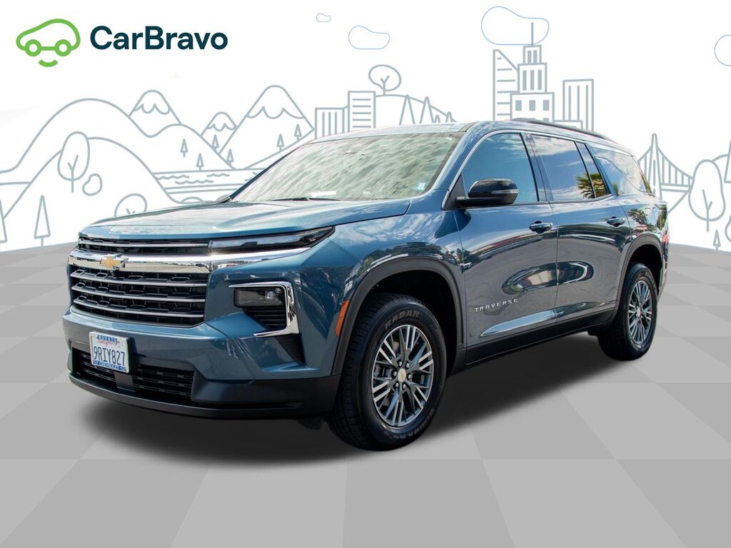 2025 Chevrolet Traverse LT — photo 1 of 6
