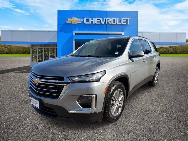 2023 Chevrolet Traverse LT Leather — photo 1 of 13