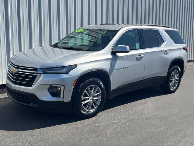 2022 Chevrolet Traverse LT Leather — photo 1 of 13