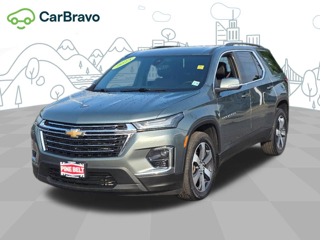 2023 Chevrolet Traverse LT Leather — photo 1 of 6