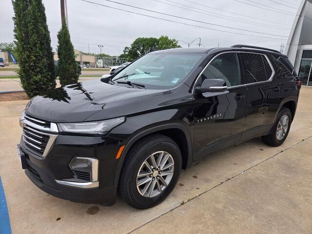 2023 Chevrolet Traverse LT Leather — photo 1 of 13