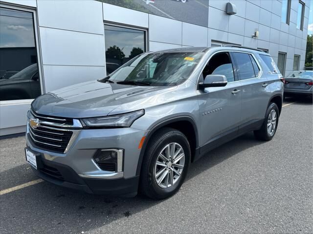 2023 Chevrolet Traverse LT Leather — photo 1 of 26