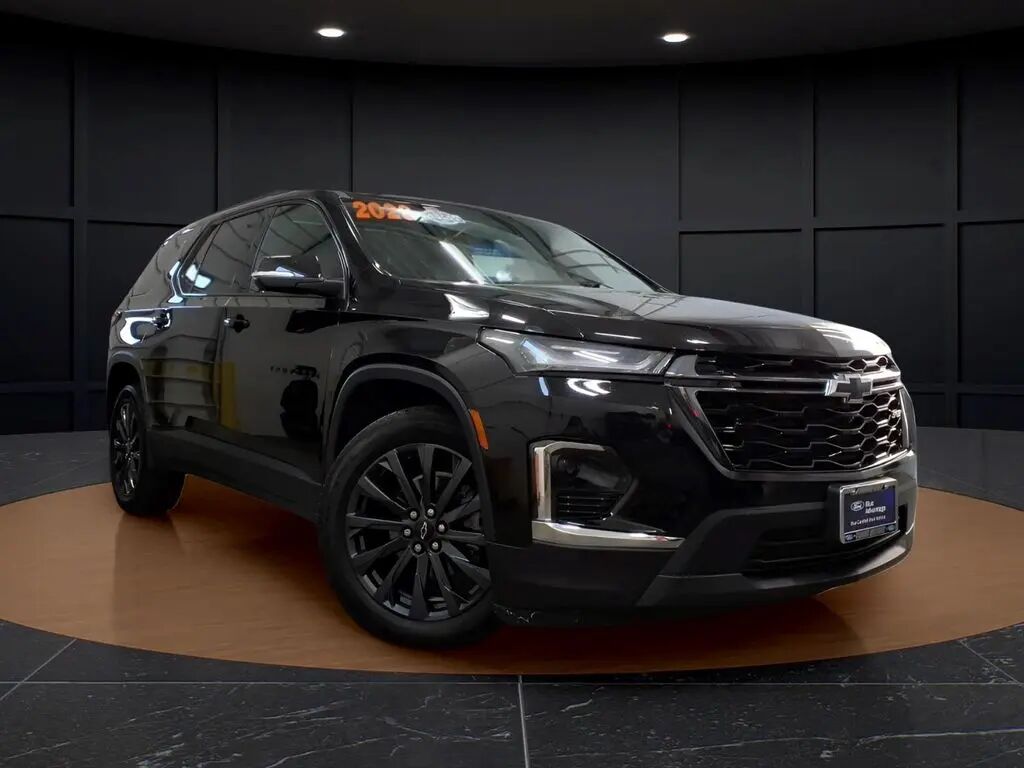 2023 Chevrolet Traverse RS — photo 1 of 25