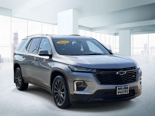 2023 Chevrolet Traverse RS — photo 1 of 13
