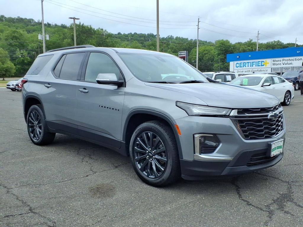 2023 Chevrolet Traverse RS — photo 1 of 13