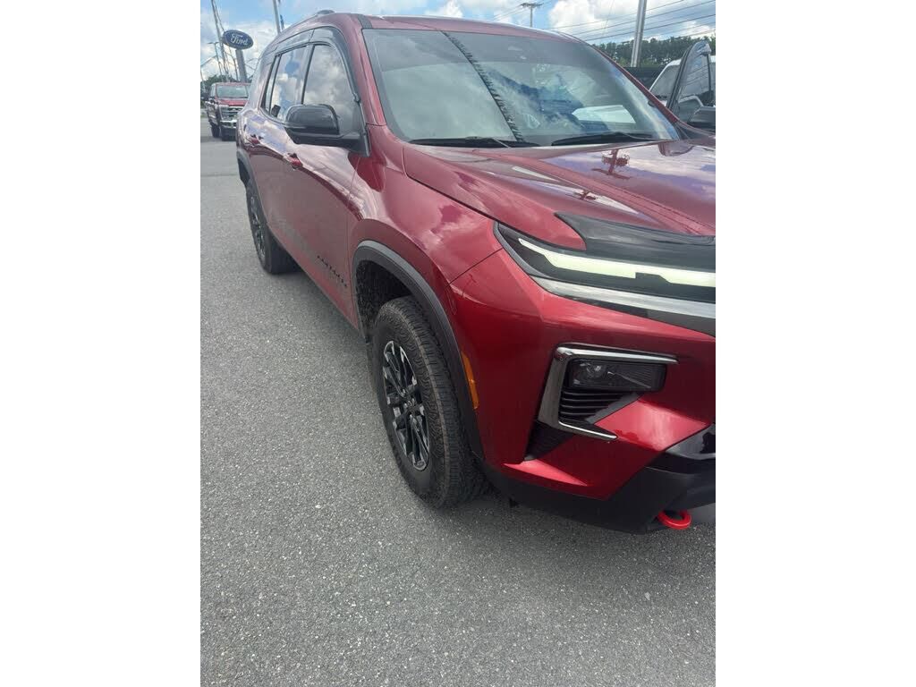 2025 Chevrolet Traverse Z71 — photo 1 of 14