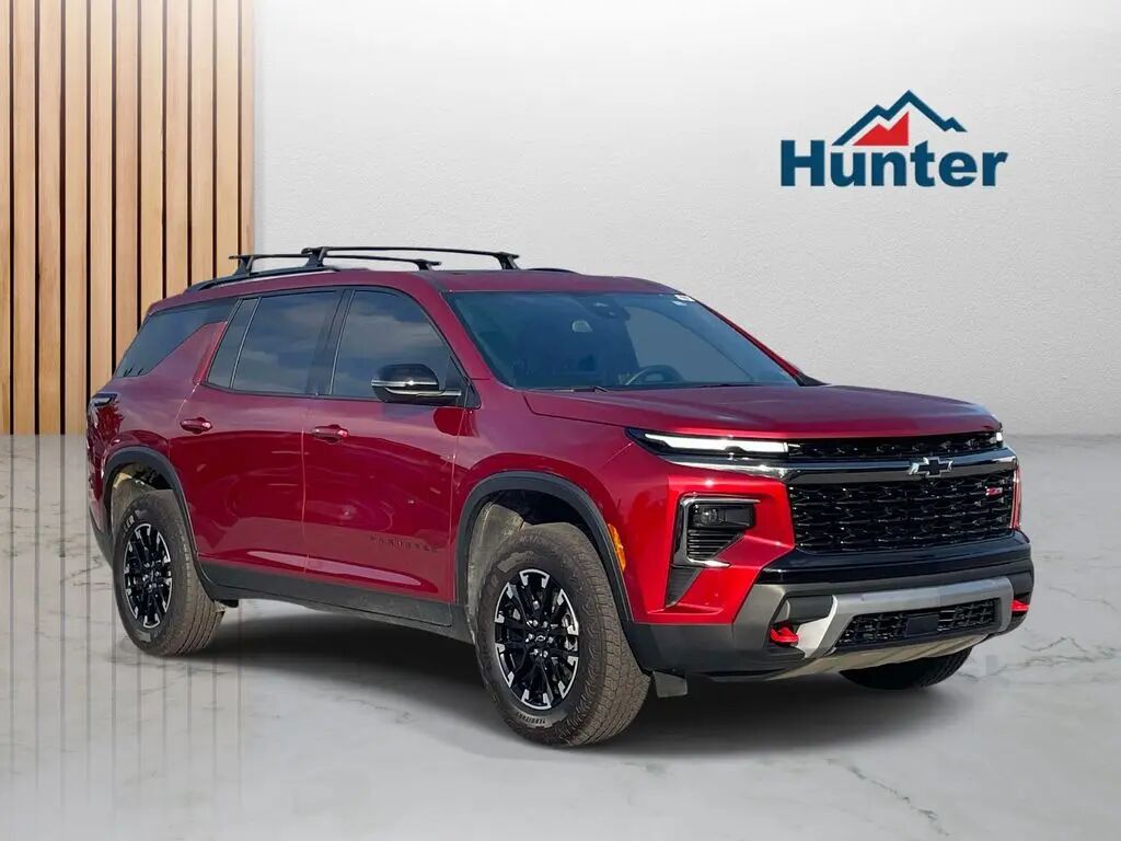 2025 Chevrolet Traverse Z71 — photo 1 of 13