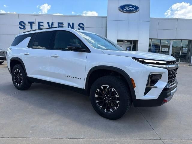 2025 Chevrolet Traverse Z71 — photo 1 of 13