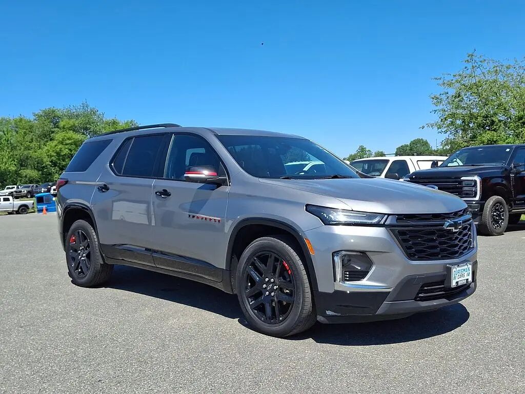 2023 Chevrolet Traverse Premier — photo 1 of 13