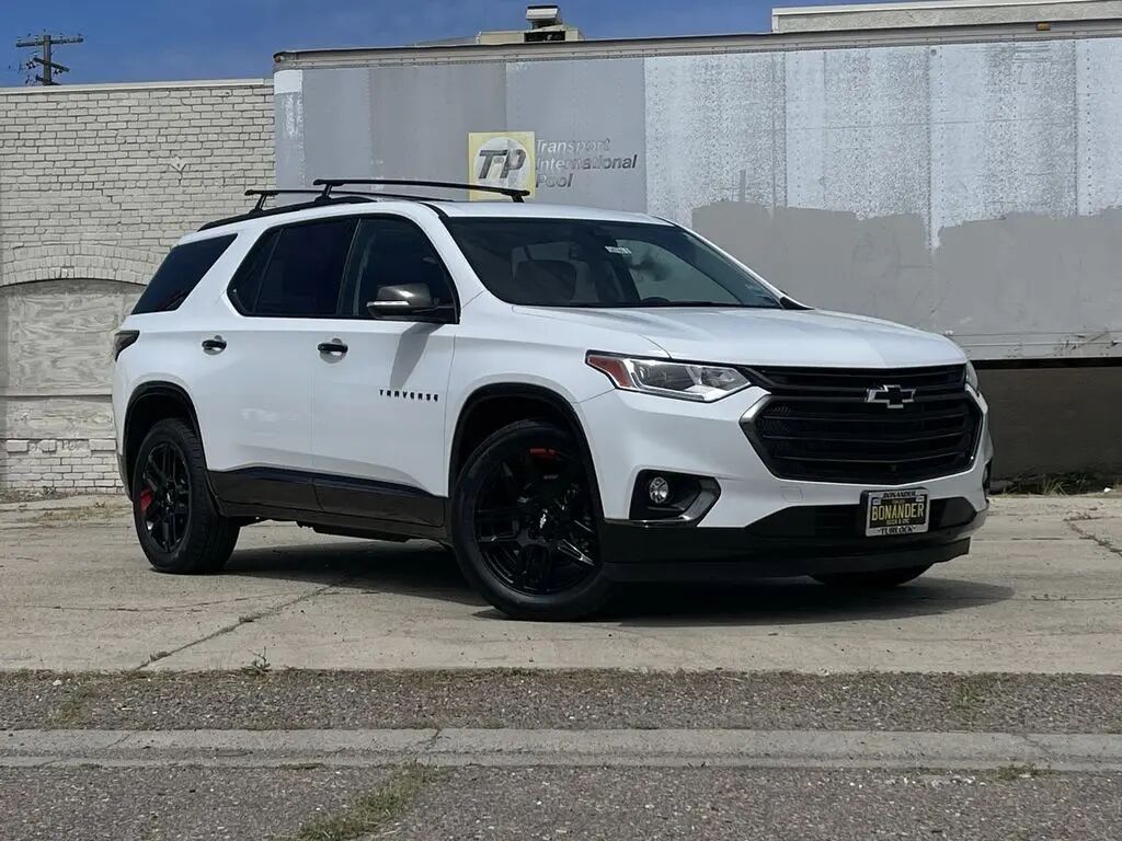 2021 Chevrolet Traverse Premier — photo 1 of 26