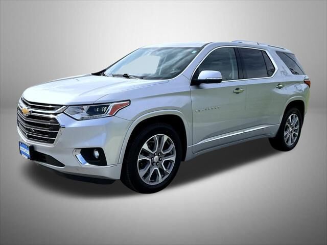 2021 Chevrolet Traverse Premier — photo 1 of 39