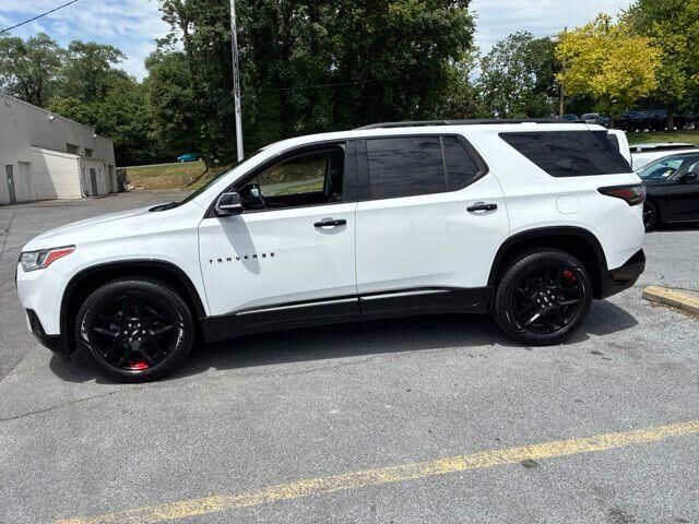 2019 Chevrolet Traverse Premier — photo 1 of 39