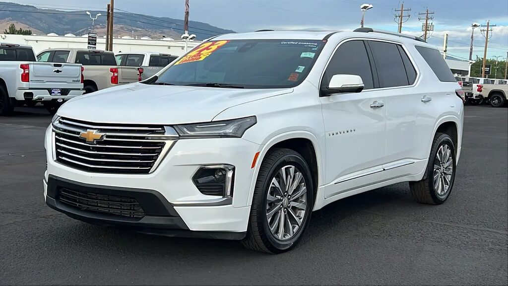 2023 Chevrolet Traverse Premier — photo 1 of 29