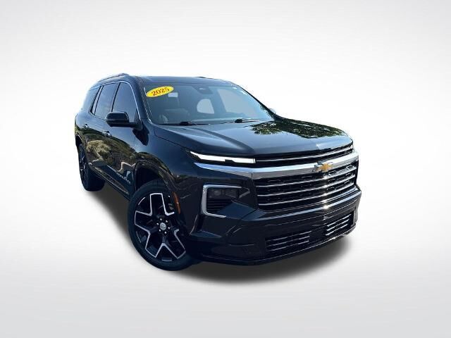 2025 Chevrolet Traverse High Country — photo 1 of 35