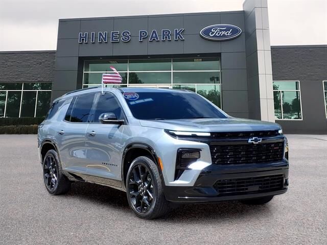 2024 Chevrolet Traverse RS — photo 1 of 11