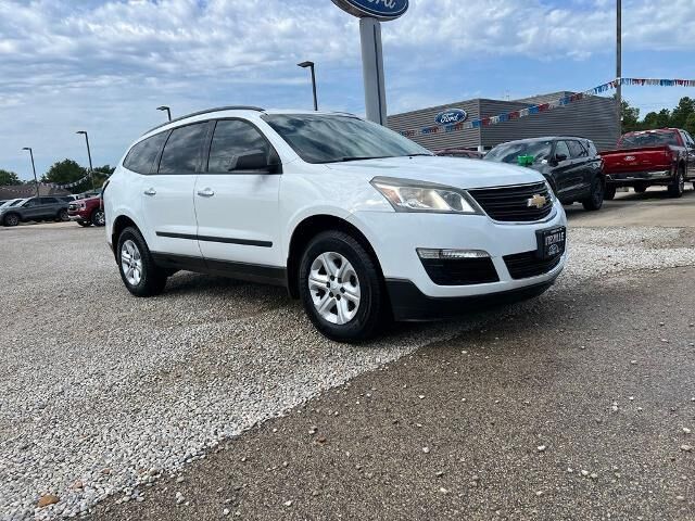 2017 Chevrolet Traverse LS — photo 1 of 13