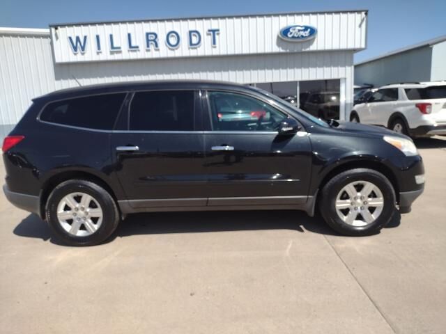 2012 Chevrolet Traverse LT — photo 1 of 13