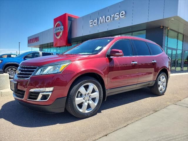 2017 Chevrolet Traverse LT — photo 1 of 13