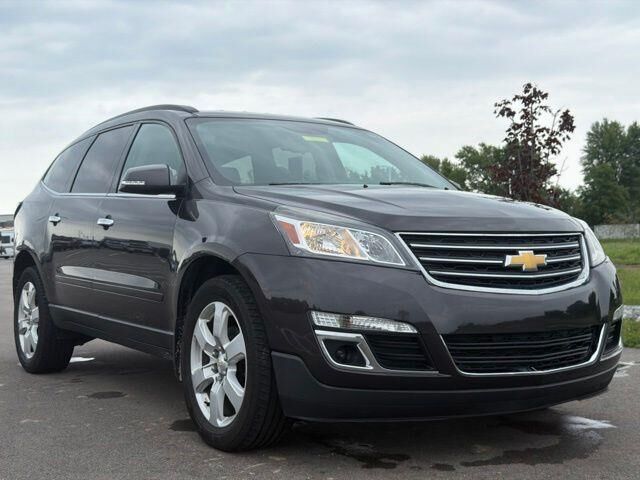 2016 Chevrolet Traverse LT — photo 1 of 26