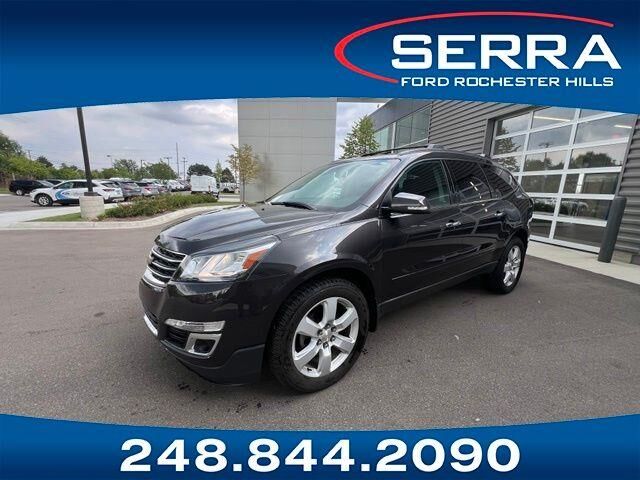 2017 Chevrolet Traverse LT — photo 1 of 13