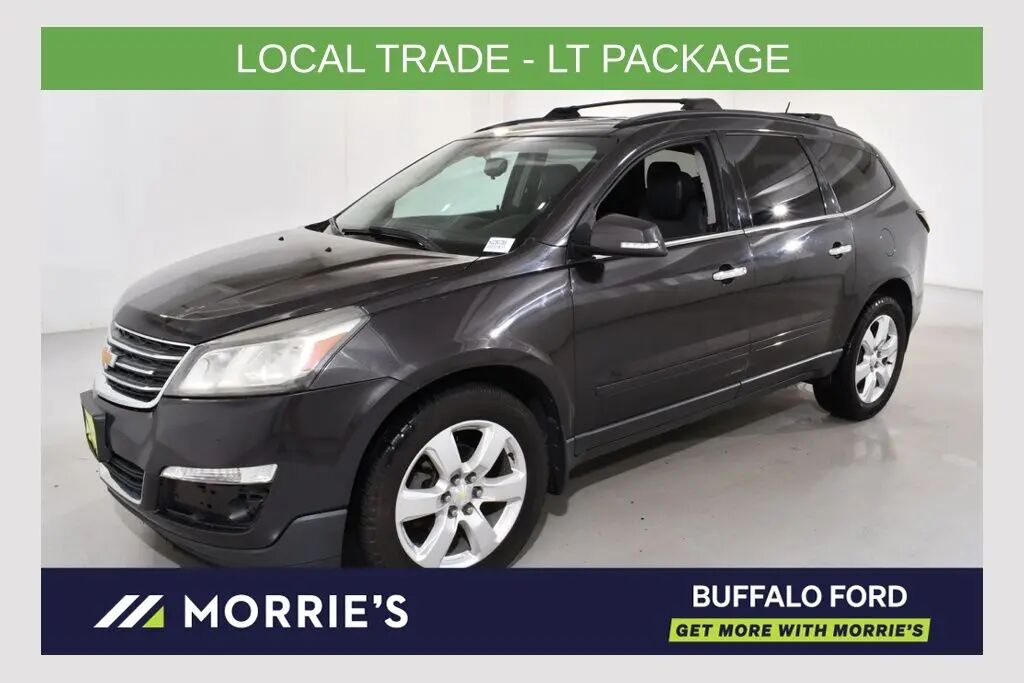 2017 Chevrolet Traverse LT — photo 1 of 13