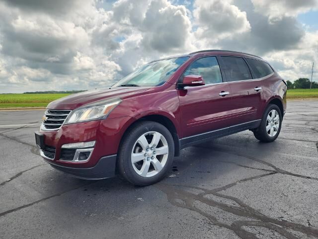2016 Chevrolet Traverse LT — photo 1 of 9