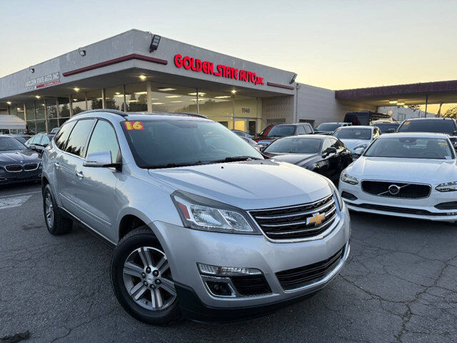 2016 Chevrolet Traverse LT — photo 1 of 13