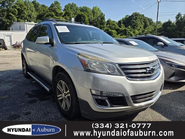 2017 Chevrolet Traverse LT — photo 1 of 8