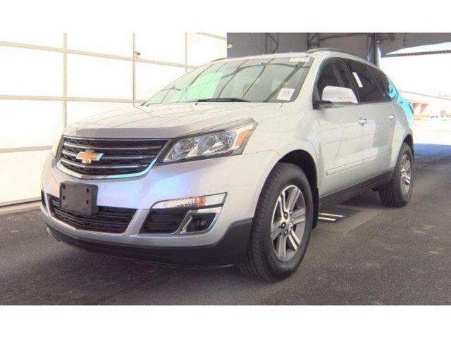 2016 Chevrolet Traverse LT — photo 1 of 11