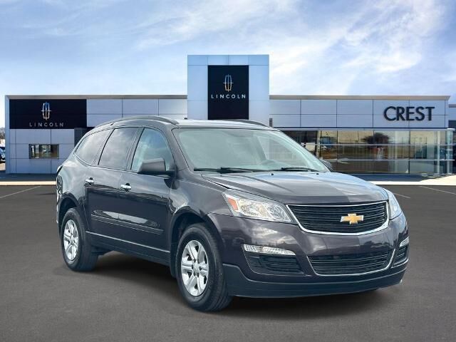 2017 Chevrolet Traverse LS — photo 1 of 26